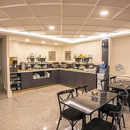 Hotel Royal Bosphorus & Hamam 3*