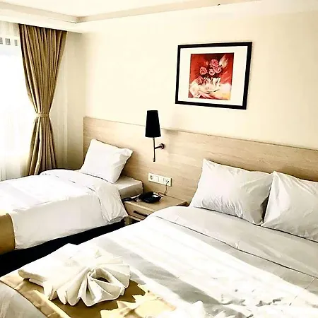 Royal Bosphorus & Hamam Hotel 3*