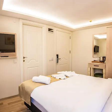 מלון Royal Bosphorus & Hamam 4*